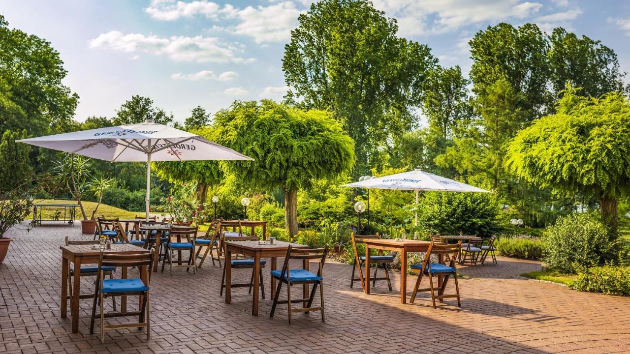 Seepark Hotel Am Wandlitzsee ภายนอก รูปภาพ
