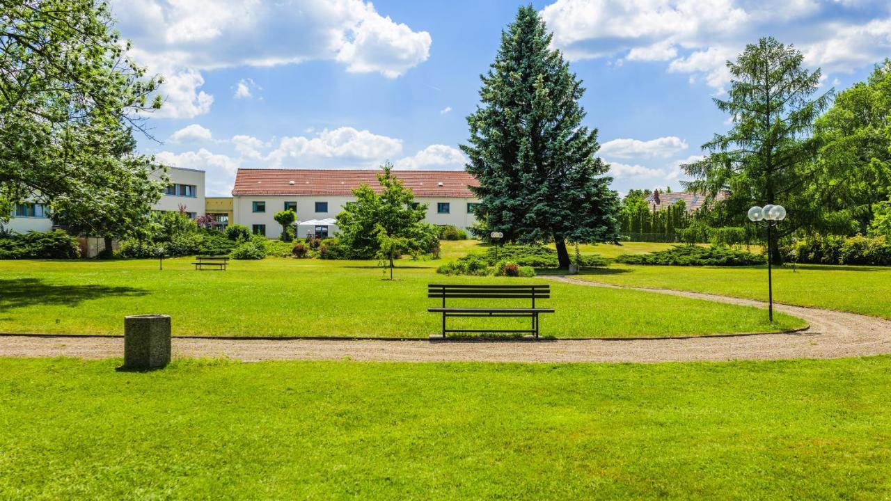 Seepark Hotel Am Wandlitzsee ภายนอก รูปภาพ