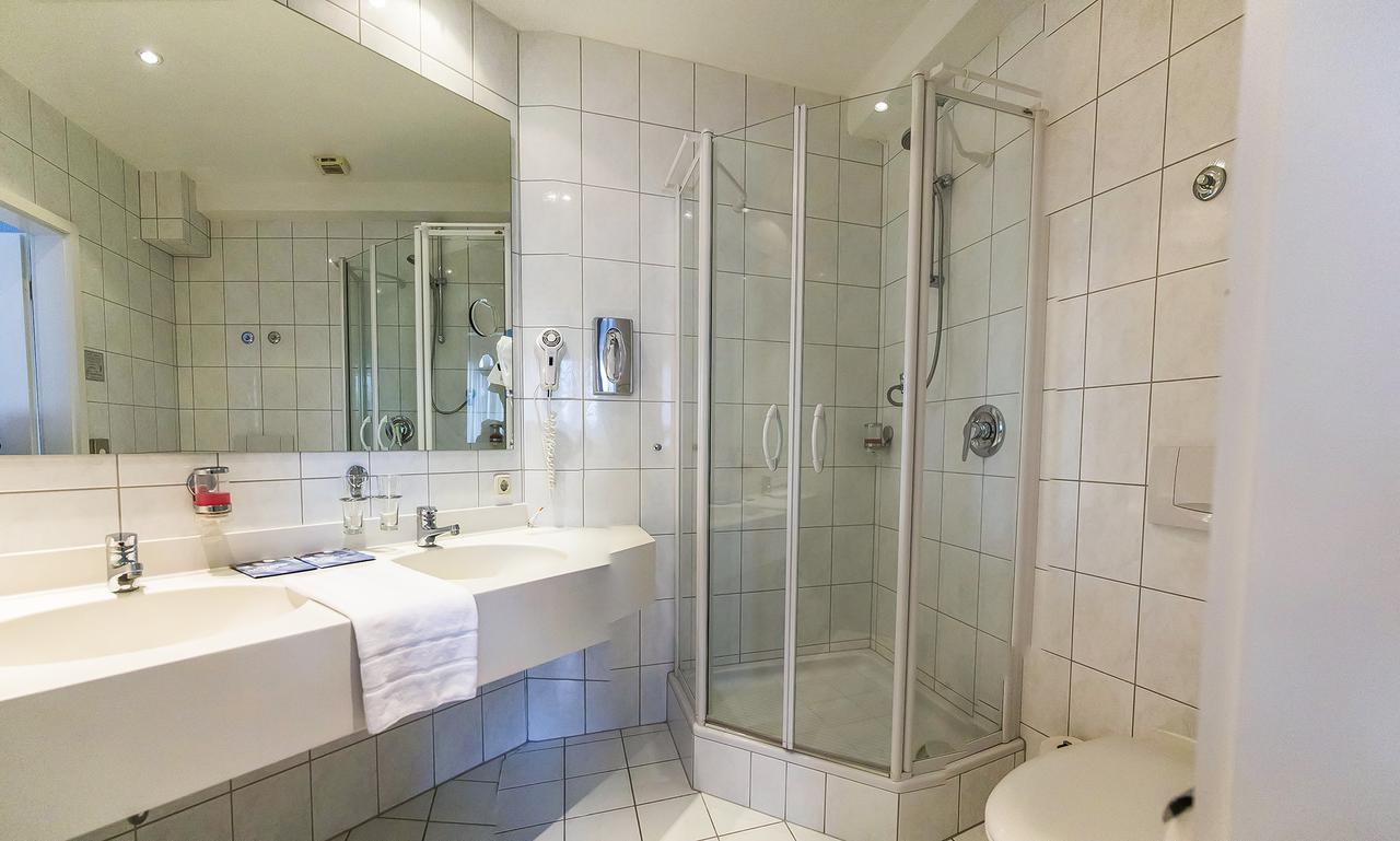 Seepark Hotel Am Wandlitzsee ภายนอก รูปภาพ