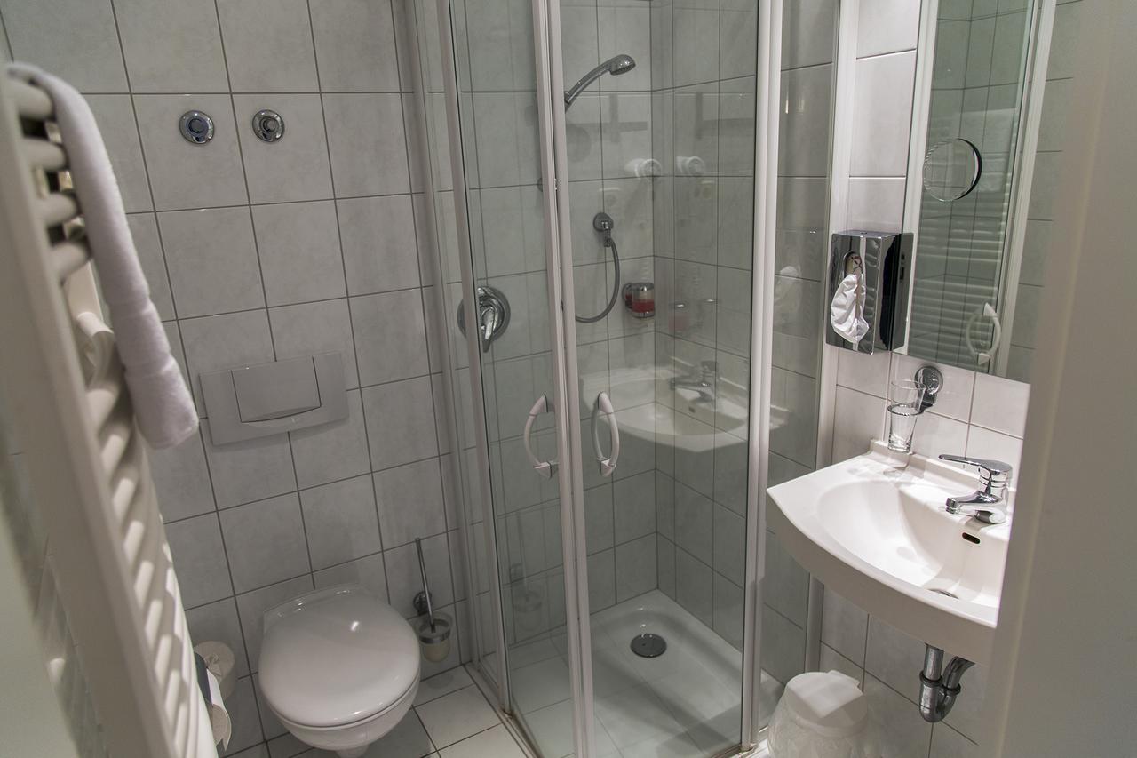 Seepark Hotel Am Wandlitzsee ภายนอก รูปภาพ