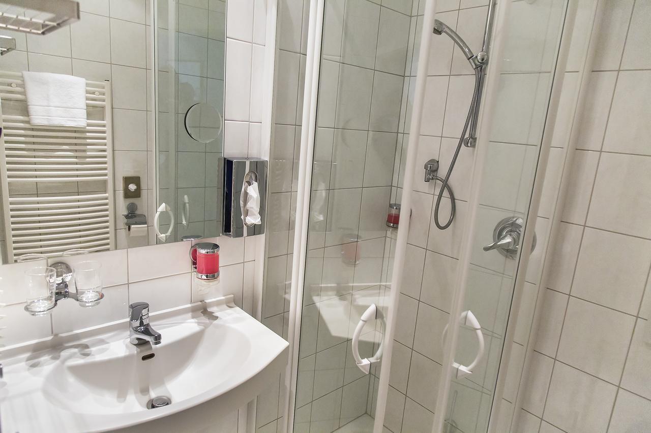 Seepark Hotel Am Wandlitzsee ภายนอก รูปภาพ